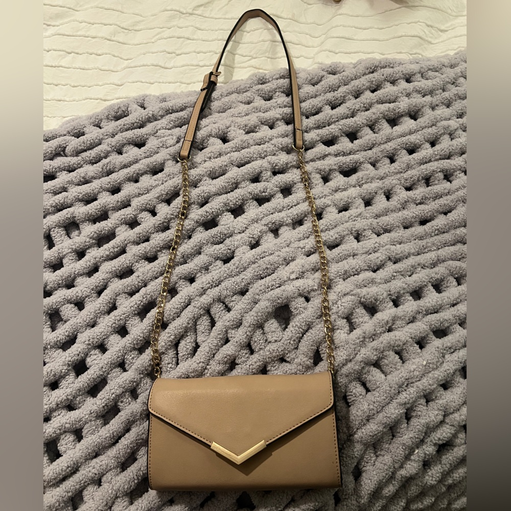 Elegant Tan Chain Strap Women's Bag